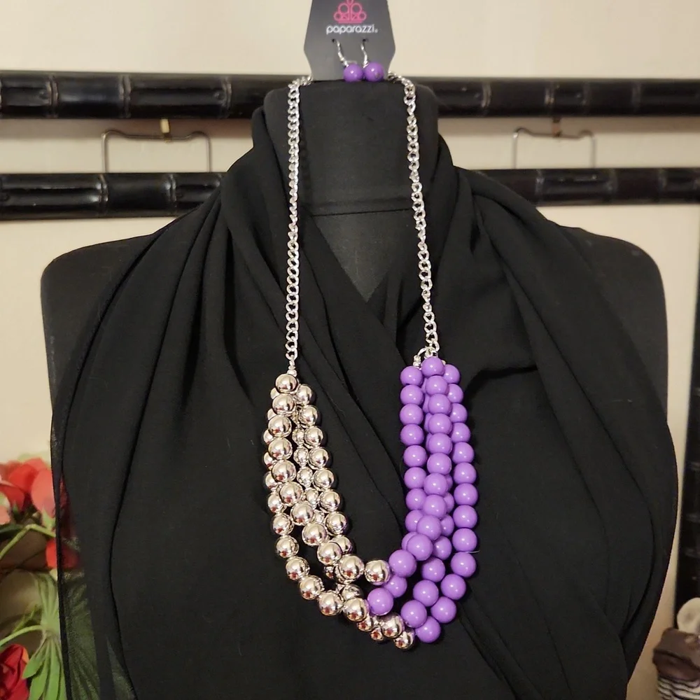 Paparazzi Purple & Silver Bead Necklace